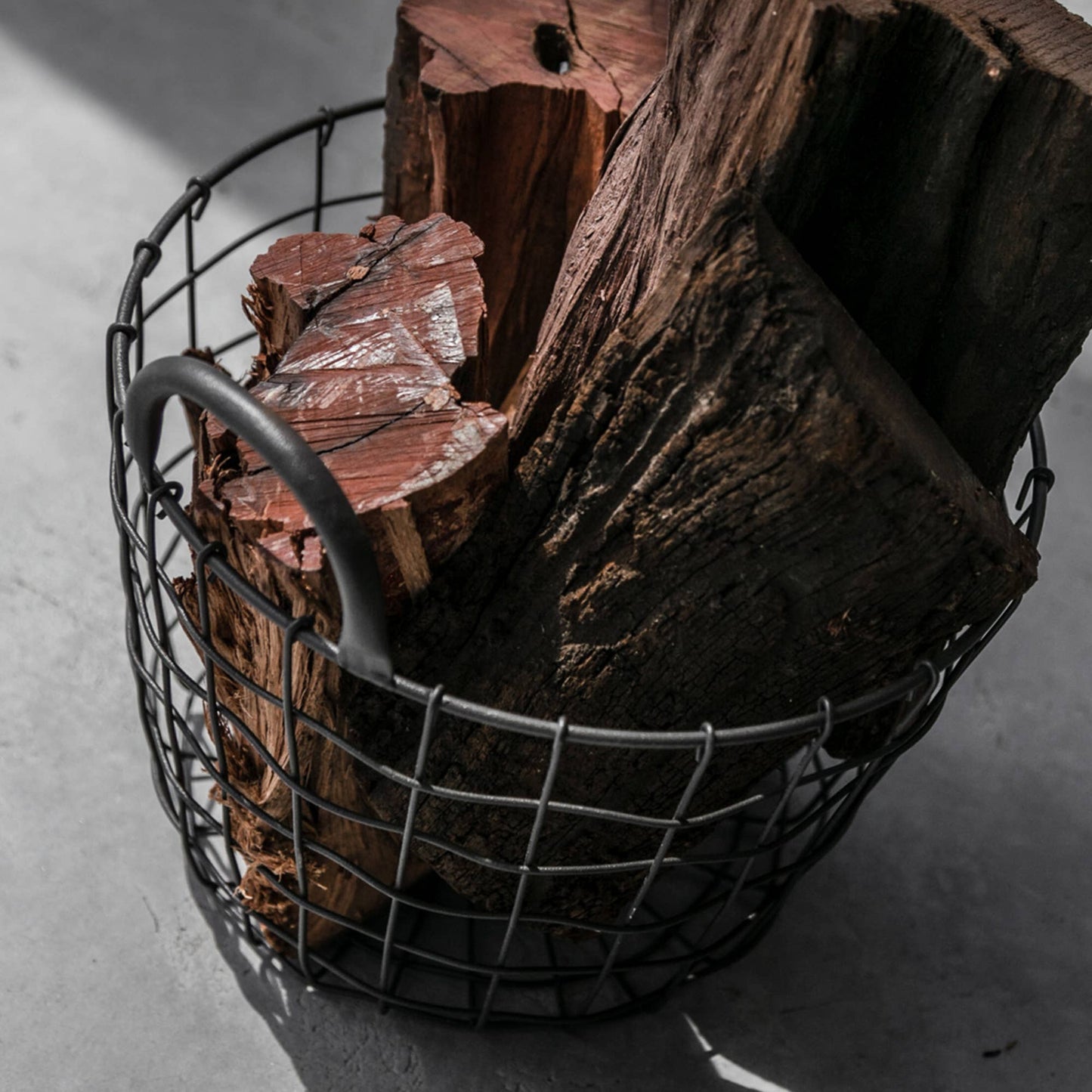 Round Iron Basket with handles