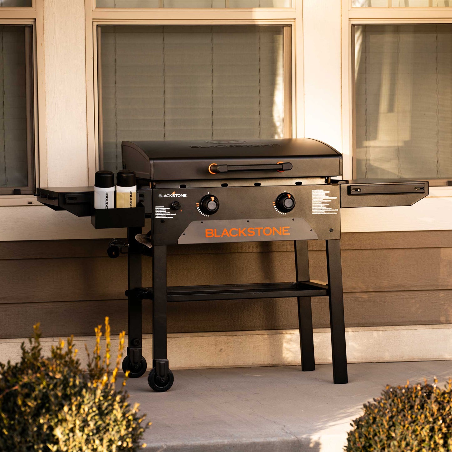 Blackstone 28" Omnivore Griddle with Hood