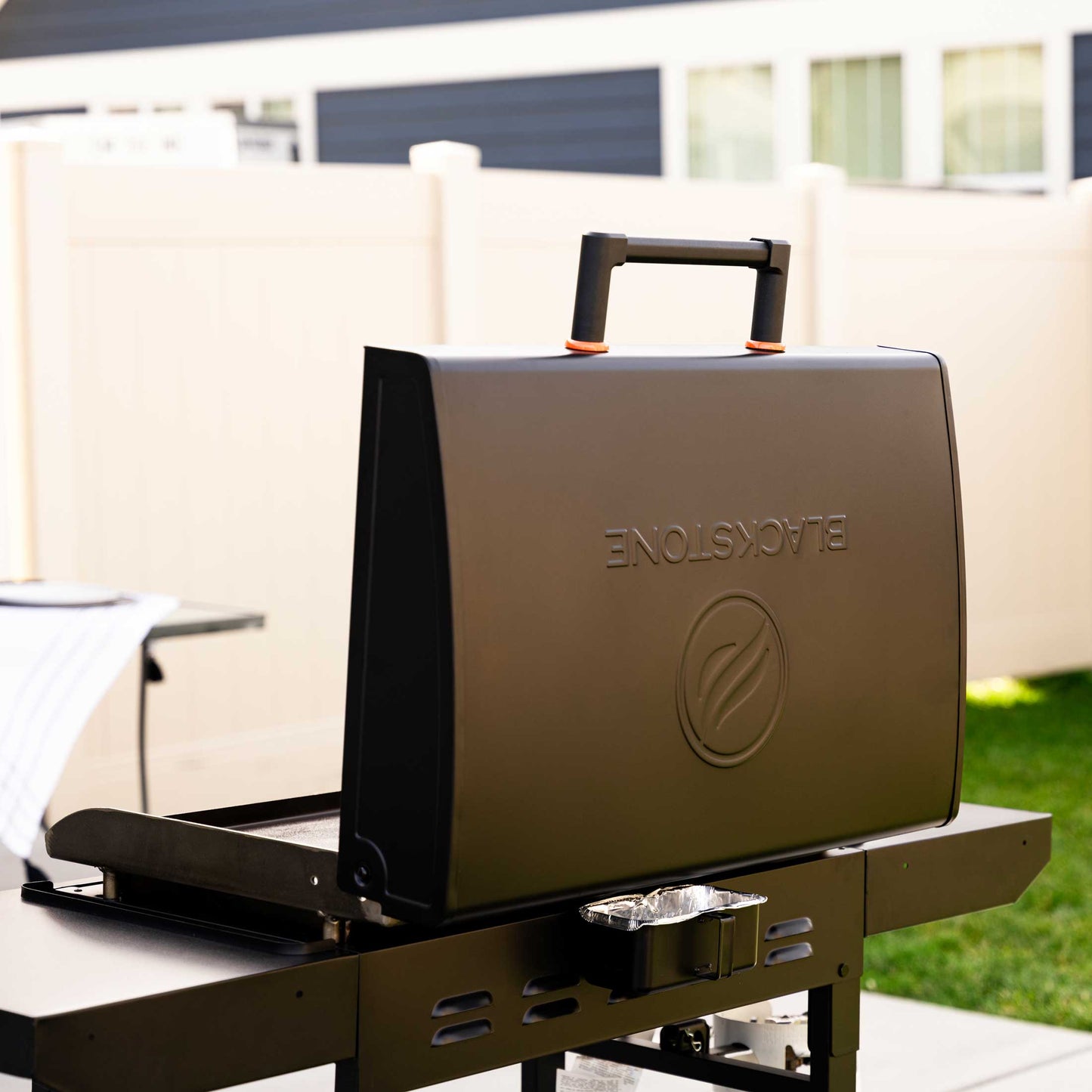 Blackstone 28" Omnivore Griddle with Hood