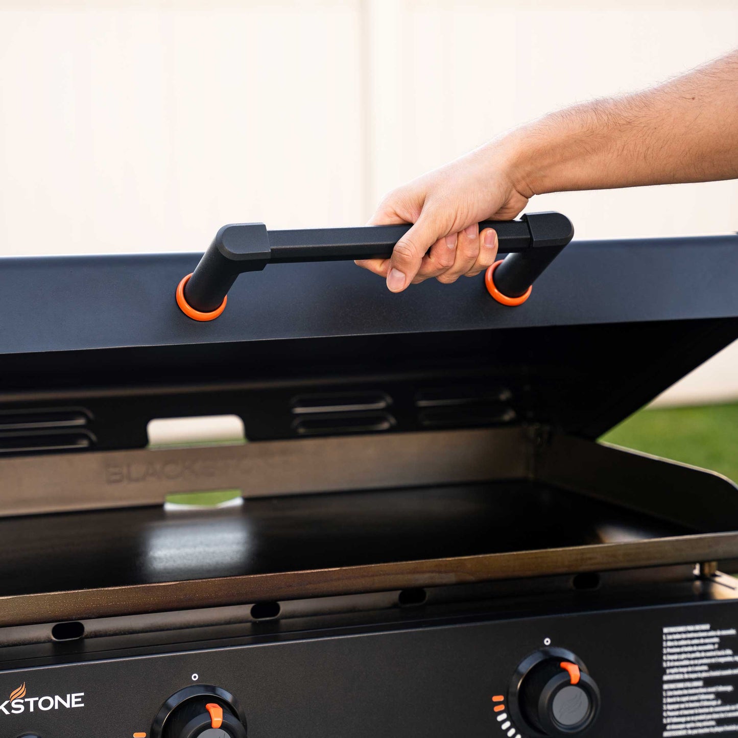 Blackstone 28" Omnivore Griddle with Hood