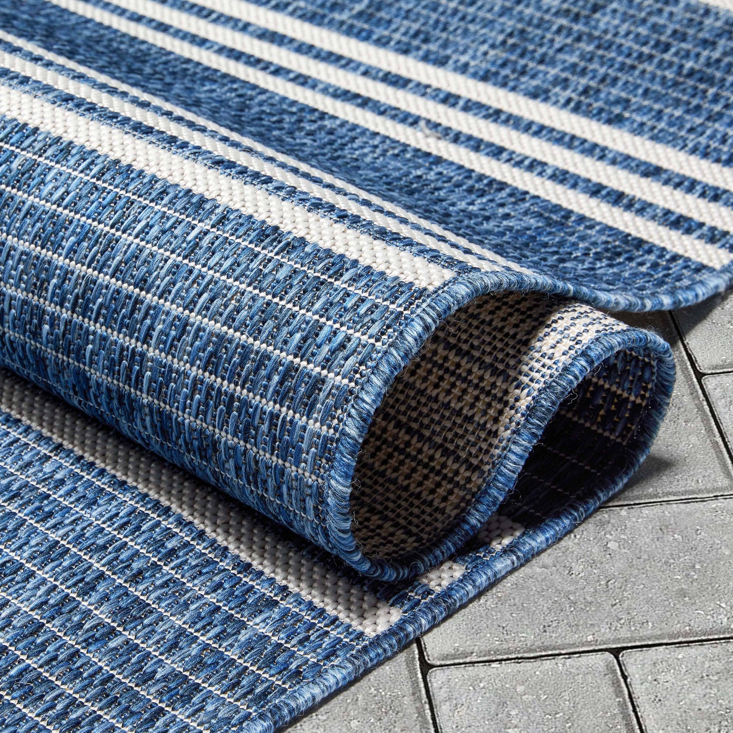 Catalina Modern Stripes Indoor/Outdoor Blue Flat-Weave Rug